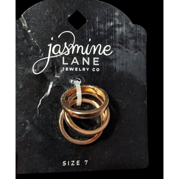 Jasmine Lane Gold Tone Three ring Set Size 7 - Picture 1 of 4